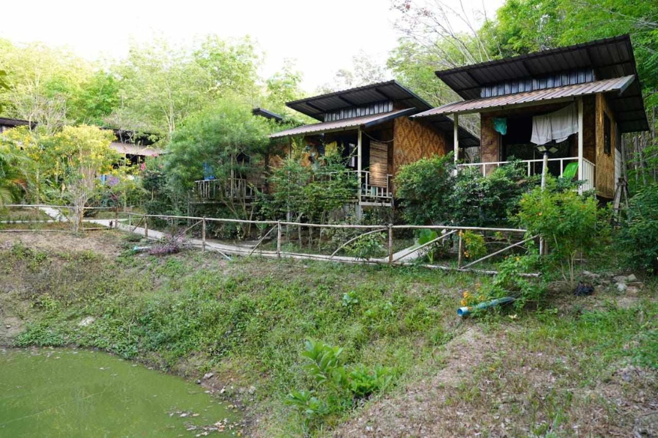 Koh Mook Bamboo Bungalows Exterior photo