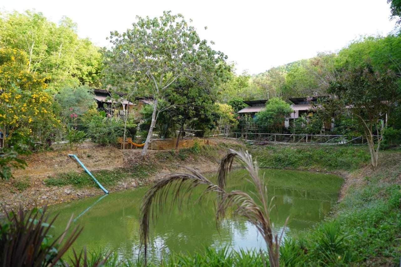 Koh Mook Bamboo Bungalows Exterior photo