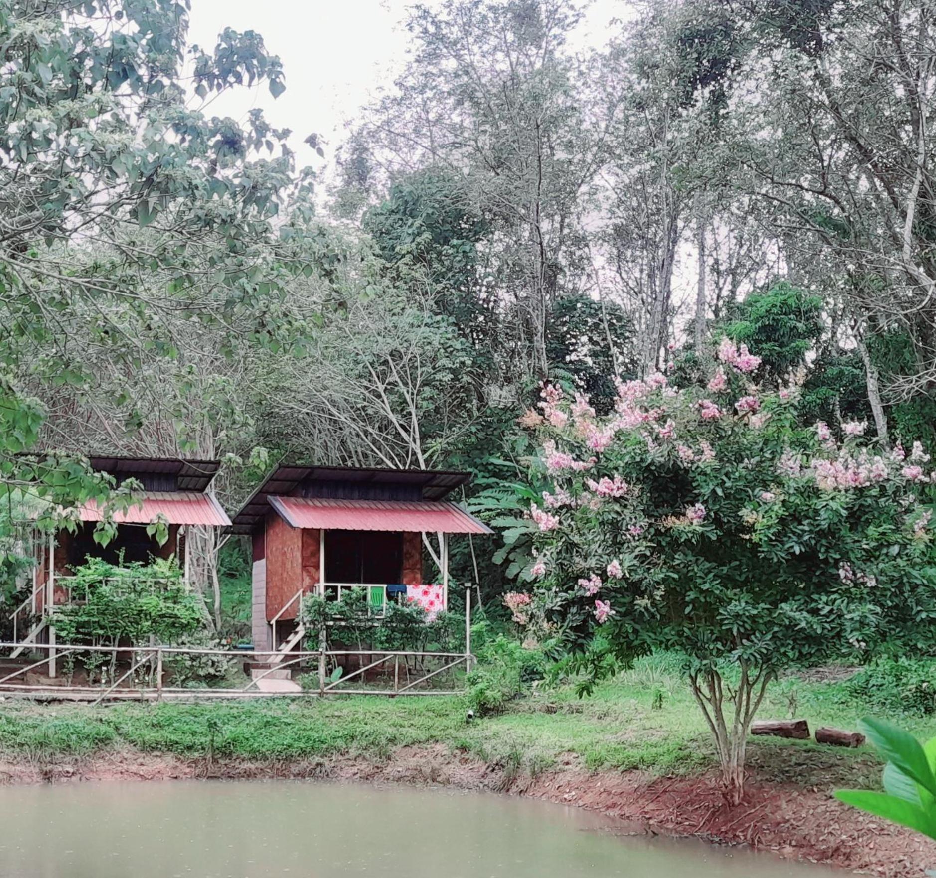 Koh Mook Bamboo Bungalows Exterior photo