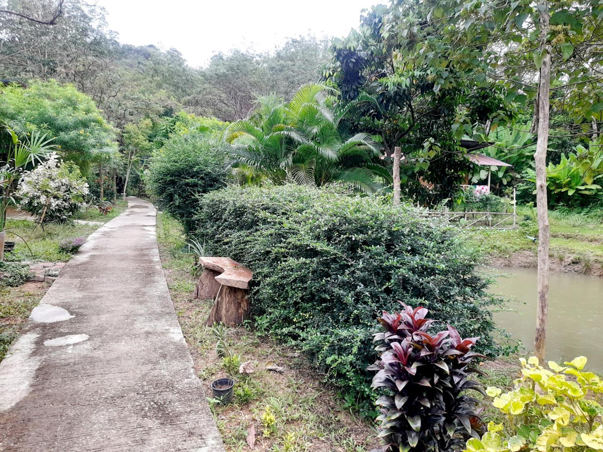 Koh Mook Bamboo Bungalows Exterior photo